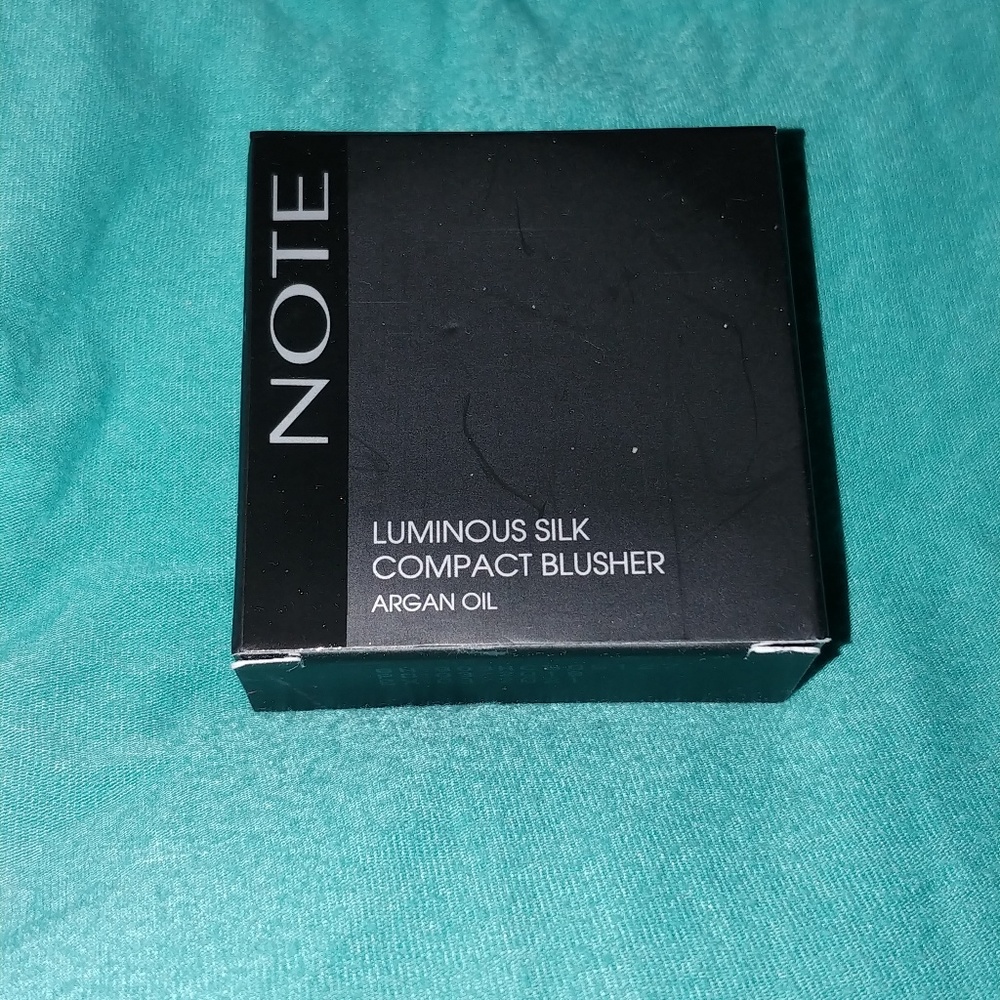 Note Luminous Silk Compact Blusher
